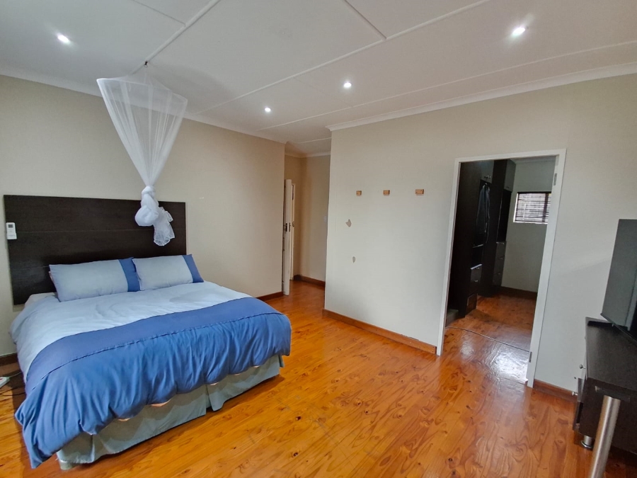 4 Bedroom Property for Sale in Nahoon Valley Park Eastern Cape
